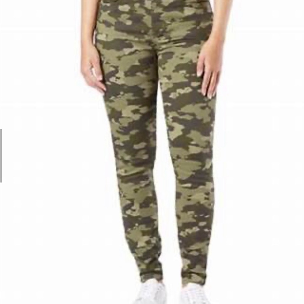 Levi's Camouflage Women Jeggings